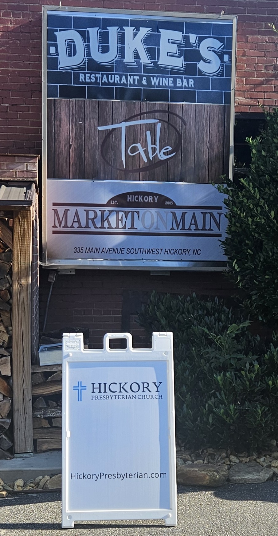 hpc-mom-sign